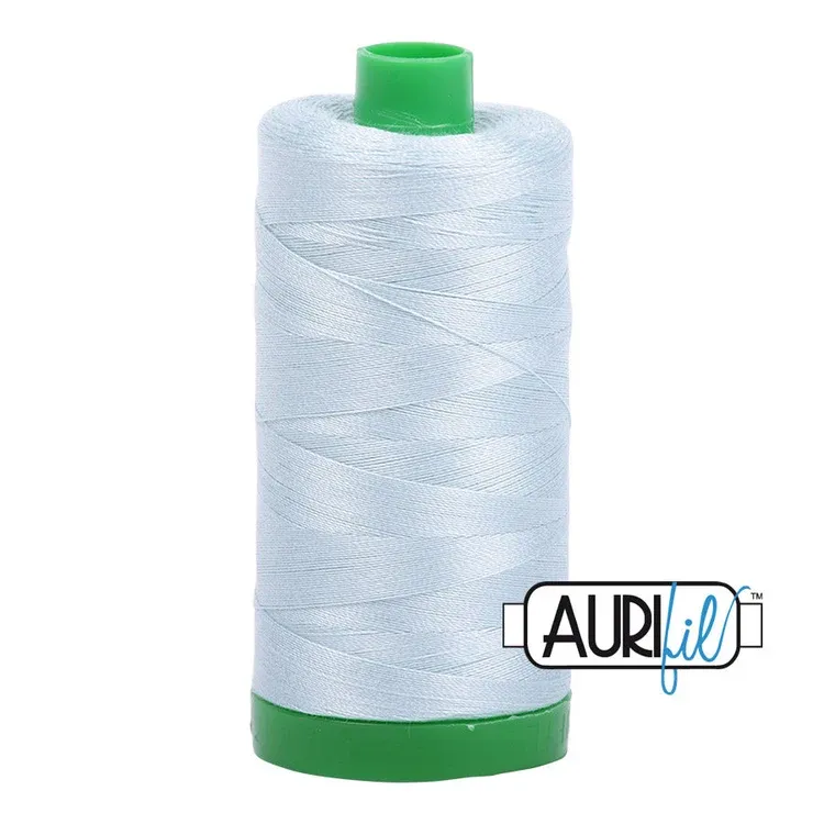 Aurifil Quiltgarn 40wt | No. 5007 – Light Grey Blue | 1.000 m Aurifil Quiltgarn 40wt | No. 5007 – Light Grey Blue | 1.000 m