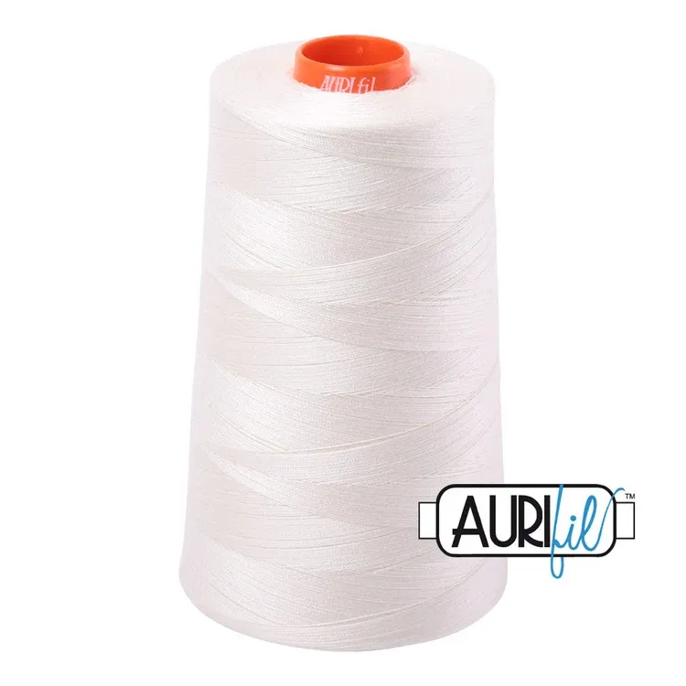 Aurifil Näh- und Quiltgarn 50wt | No. 2026 – Chalk | Kone 5.900 m