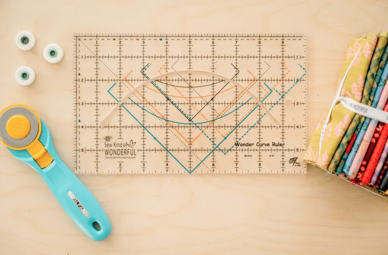 Wonder Curve Ruler | Kurvenlineal von Sew Kind of Wonderful | 6 × 10"