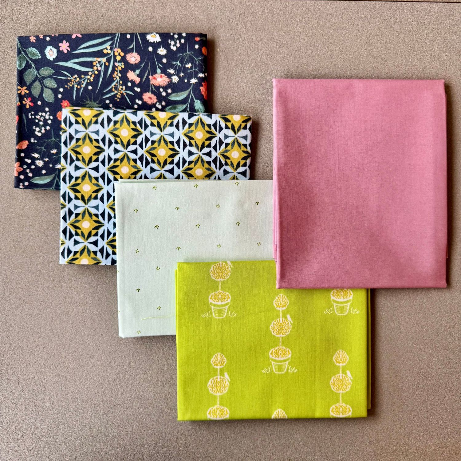 Stash Builder No. 024 | Fat Quarter Bundle