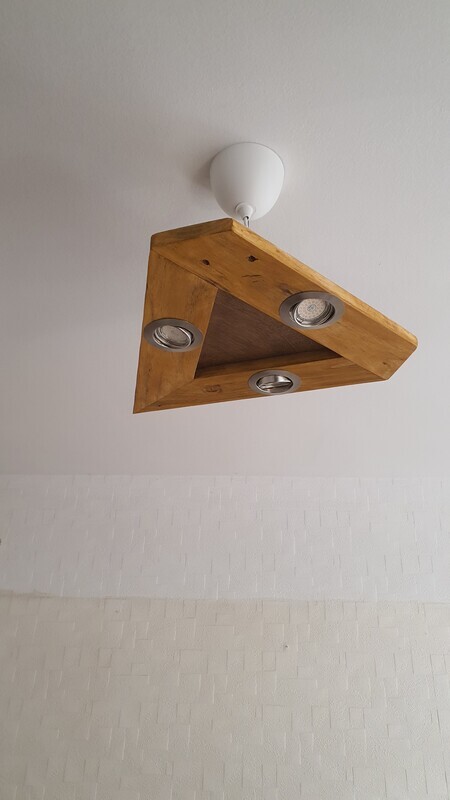 Lámpara Semi triangular 3 focos