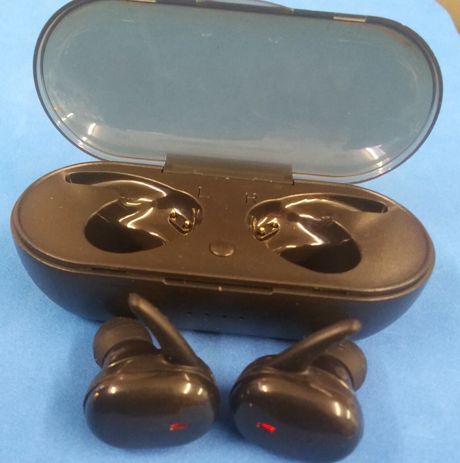 Y-30 Black Wireless Bluetooth Earbuds