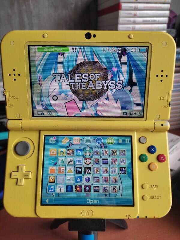 new 3ds xl (with cfw)random colour good condition