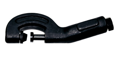 AT8654 Universal Nut Cracker