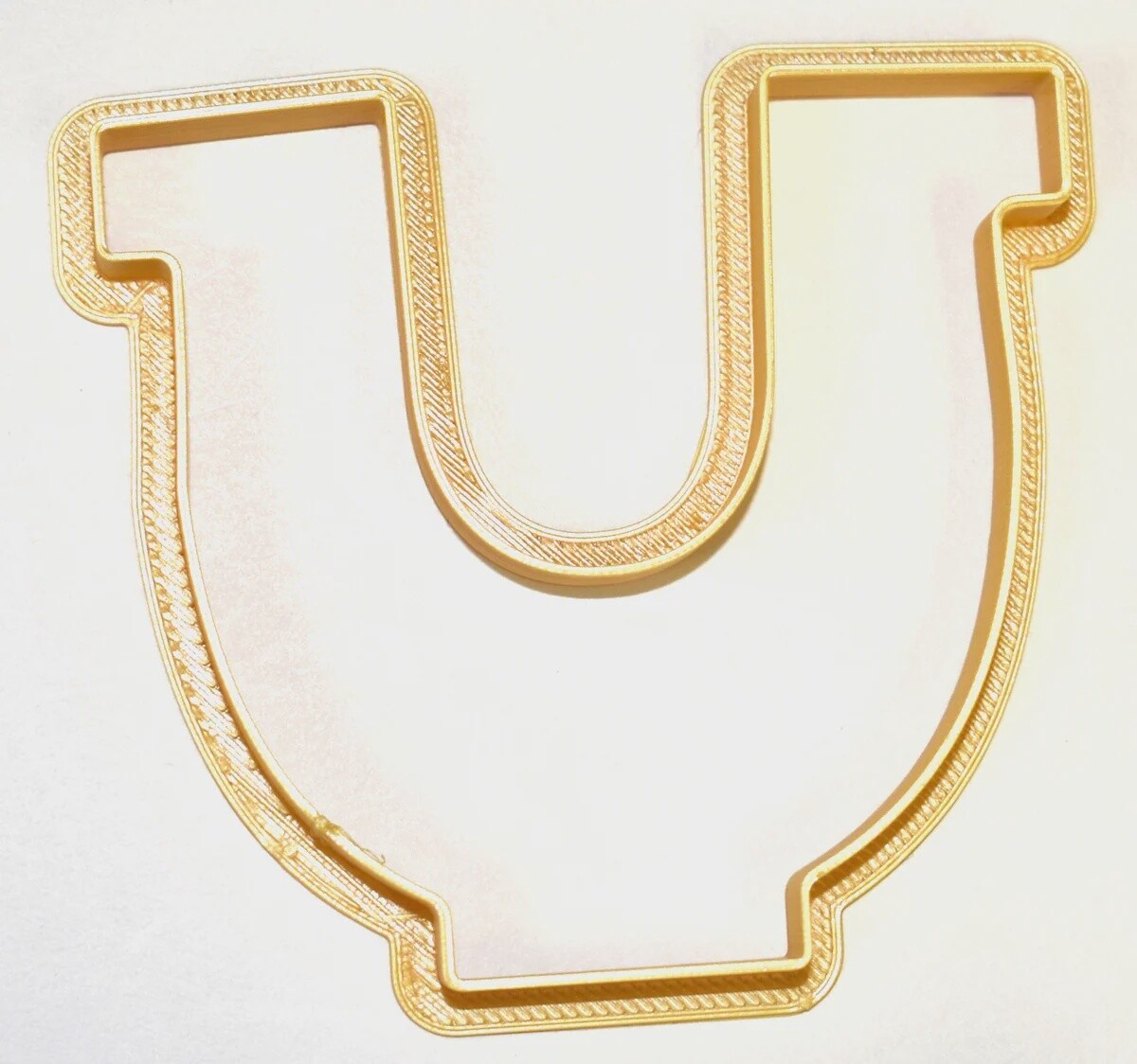 Horseshoe 3" Cutter Plastic