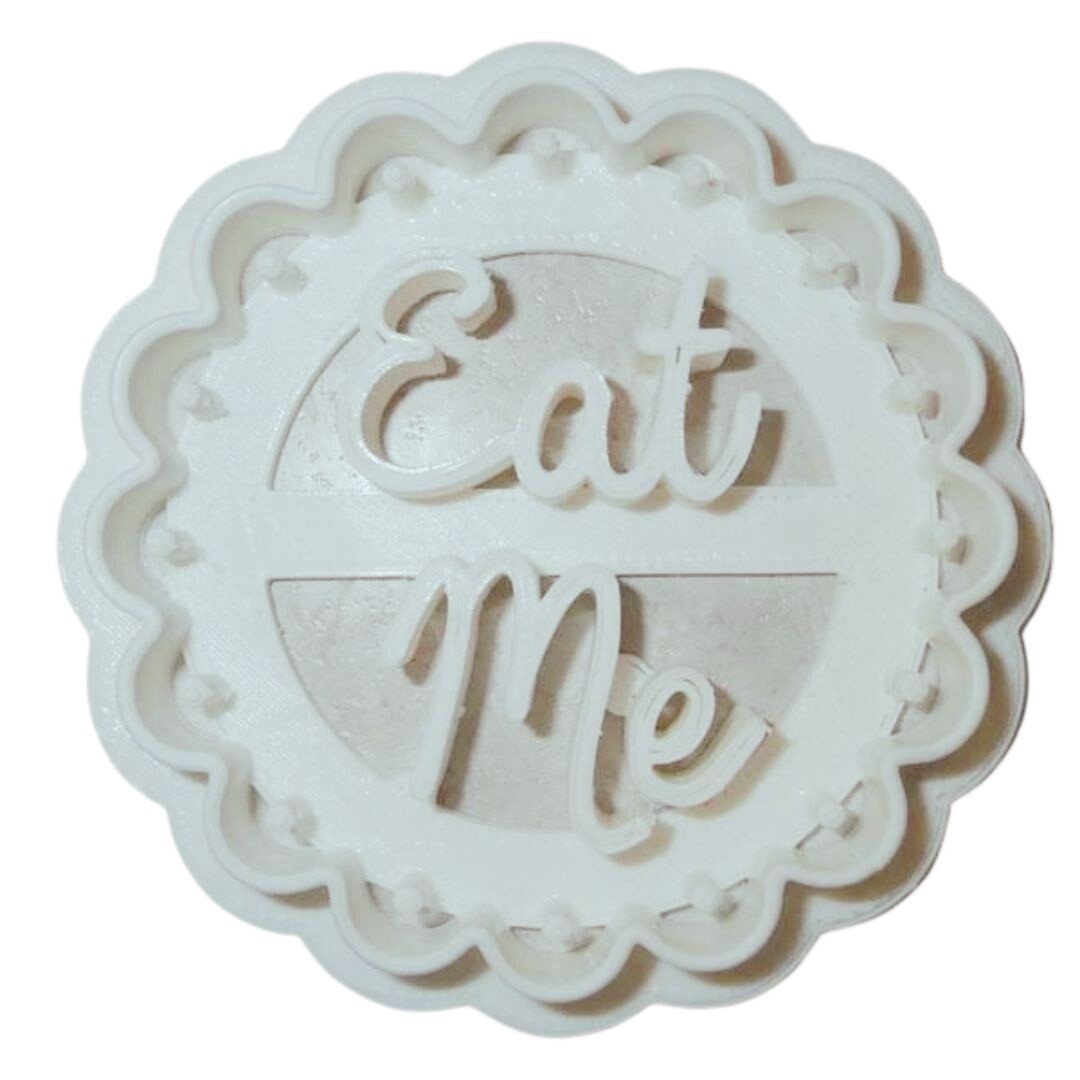 Alice in Wonderland "Eat Me" Cutter
