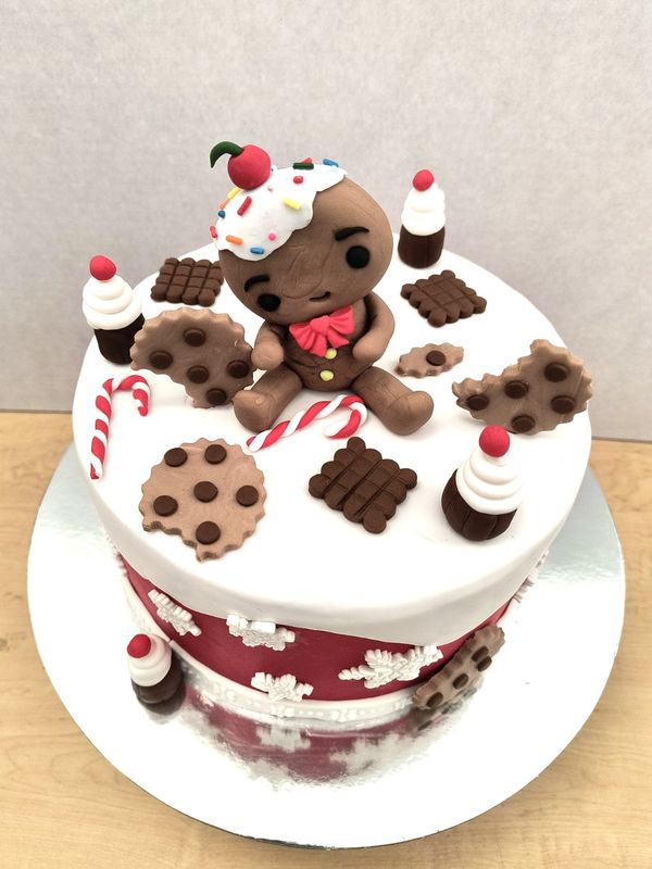 12/11 &amp; 12/18 Gingerbread Man Fondant Cake Class ($85 plus supplies)