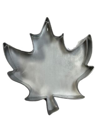 Maple Leaf Cutter 5"