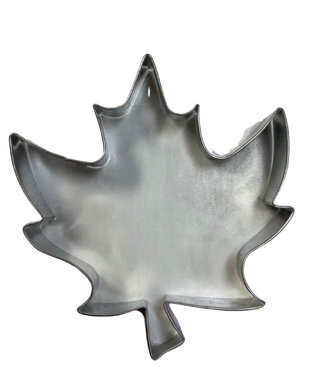 Maple Leaf Cutter 5"