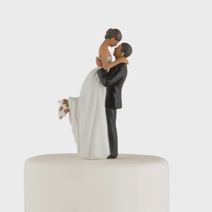 True Romance Couple Figurine (Med Skin Tone)