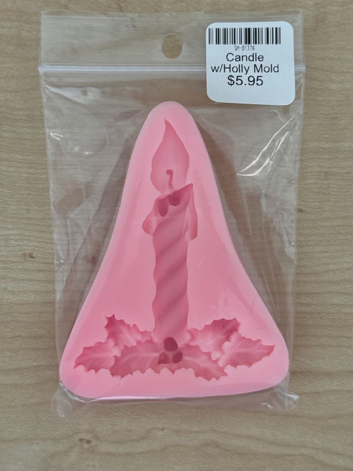 Candle w/Holly Mold