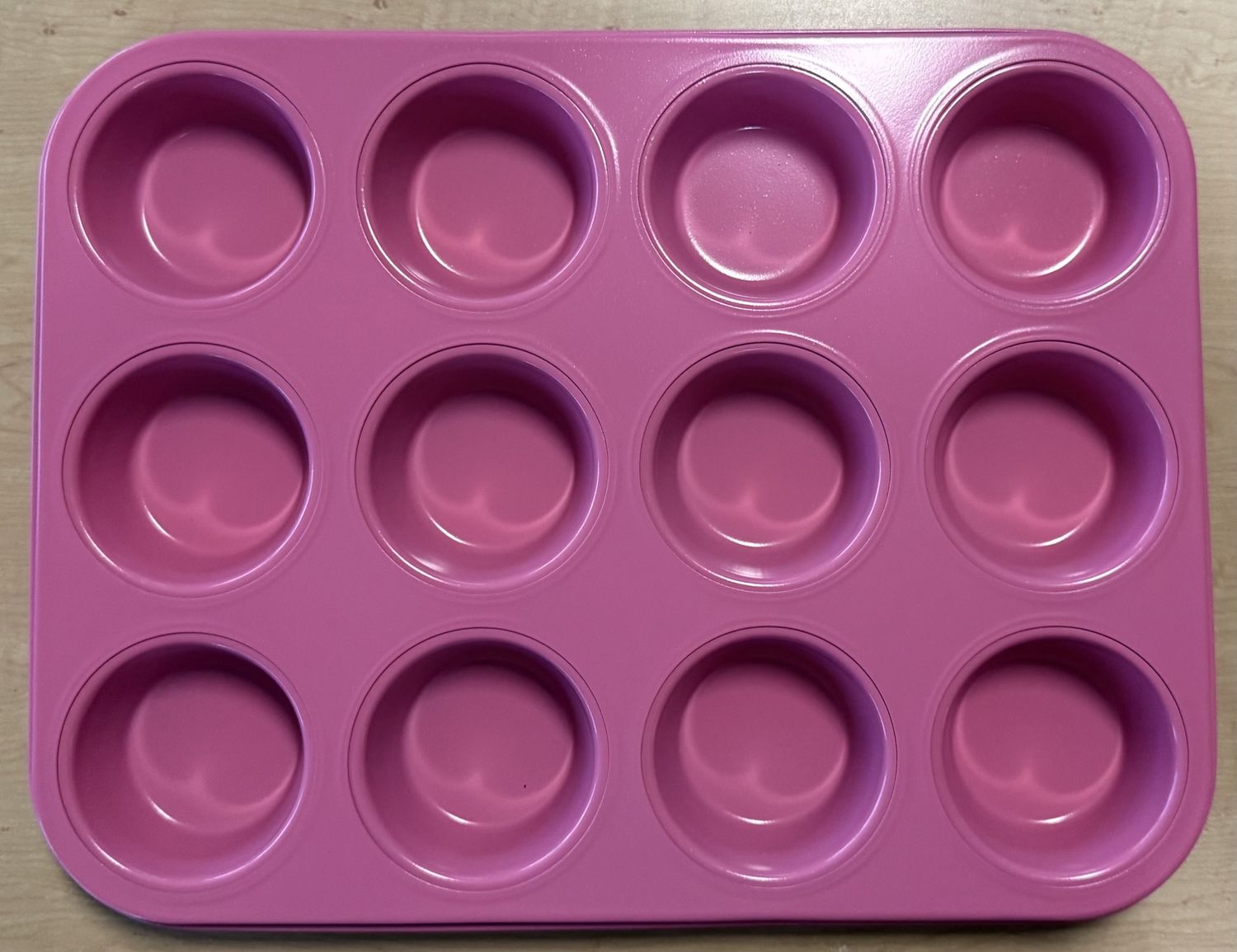 12 Cavity Cupcake Non-Stick Pink Pan