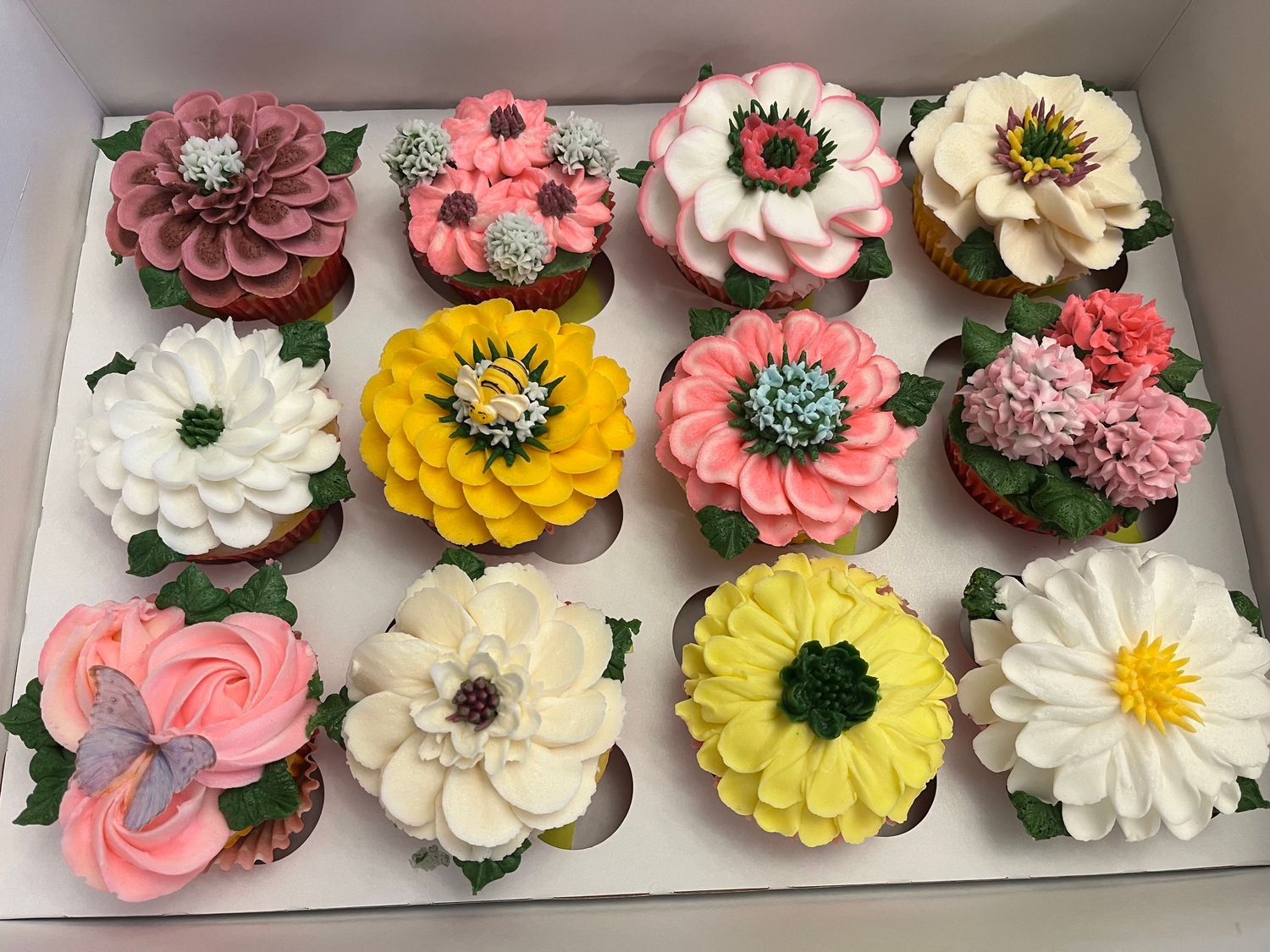 5/8 Floral Cupcakes Class