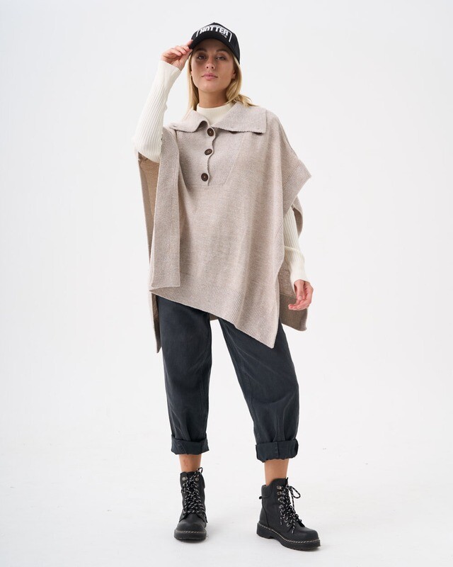 Poncho Marianne