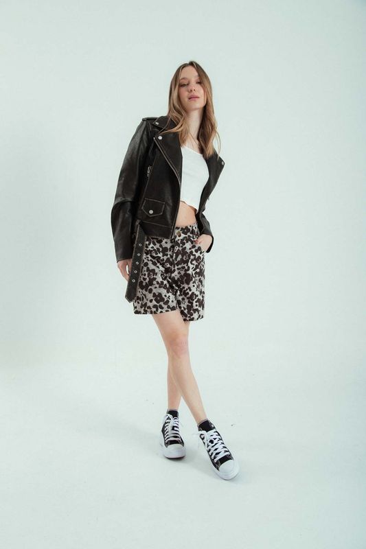 Short Larinna