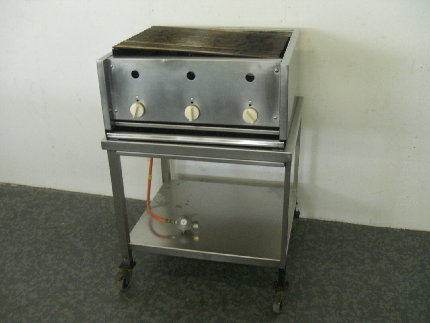 Wurstgrill mit Rost 40x60 cm fahrbar