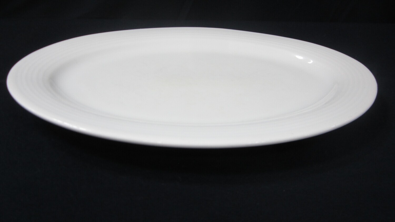 Anrichteplatte oval weiß 29 cm x 21 cm