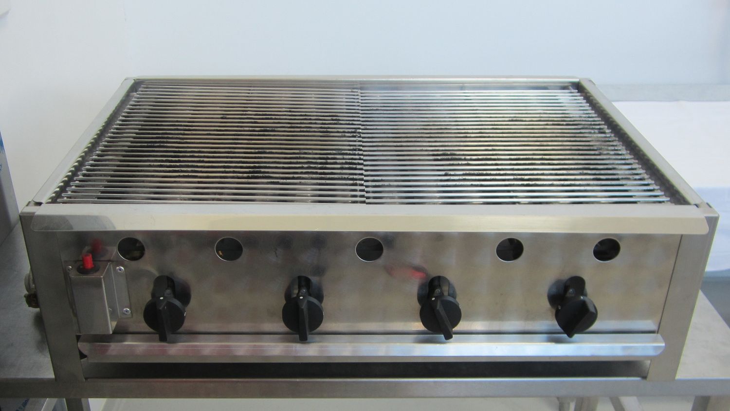 Gasgrill mit Rost 60x85 cm (Tischgerät)
