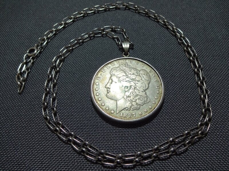 Silbermünze Silberkette USA 1887 O 1 Morgan Dollar Halskette Liberty Anhänger Eagle Patina