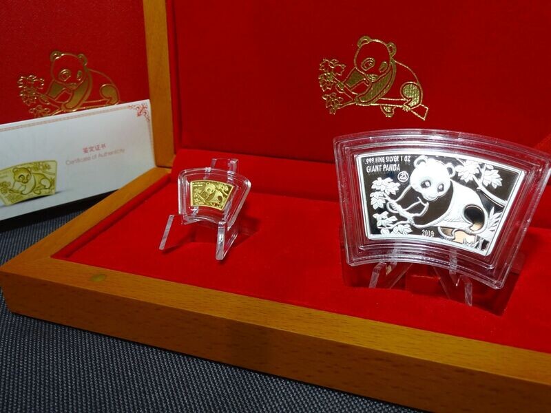 Silberbarren & Goldbarren Set Fidschi Fiji 2018 1$ China Panda Fächerform Prooflike 1 Oz Unze & 1 g Silberbarren & Goldbarren Set Fidschi Fiji 2018 1$ China Panda Fächerform Prooflike 1 Oz Unze & 1 g