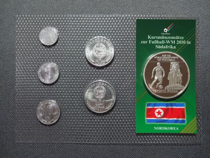 Kursmünzensatz KMS Set Nordkorea 1959 - 1999 1 Chon - 1 Won Fussball WM 2010 Südafrika Medaille Kursmünzensatz KMS Set Nordkorea 1959 - 1999 1 Chon - 1 Won Fussball WM 2010 Südafrika Medaille