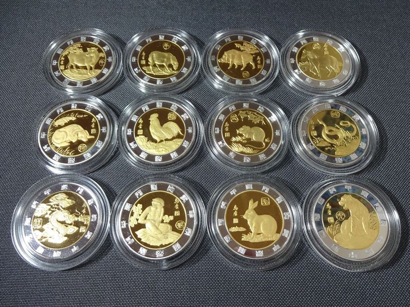Medaillen-Set China Lunar Tierkreiszeichen Komplett 12x Teilvergoldet