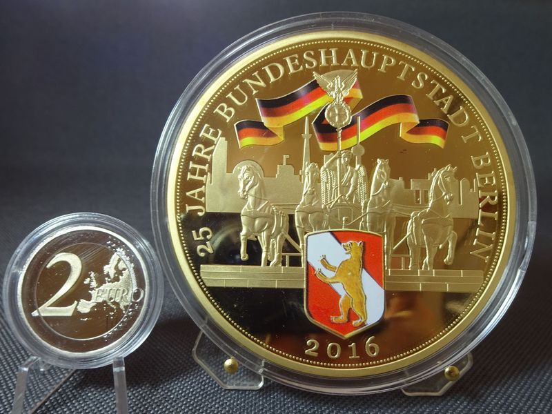 Medaille Deutschland 25 Jahre Bundeshauptstadt Berlin 2016 Vergoldet Gigantenprägung 70 mm