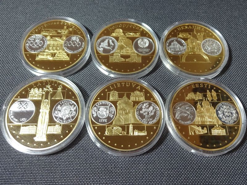 Medaillen Set Europa Bulgarien Weißrussland Ukraine Lettland Litauen Estland Vergoldet