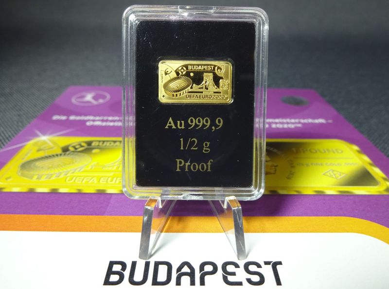 Goldbarren Gibraltar 2020 1 Pound UEFA Fussball EM Stadion Budapest Münzbarren Proof 0,5 g