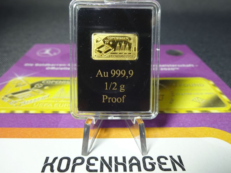 Goldbarren Gibraltar 2020 1 Pound UEFA Fussball EM Stadion Kopenhagen Münzbarren Proof 0,5 g