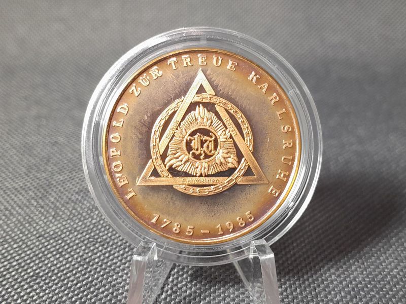 Medaille 1985 1 Kreuzer Freimaurerloge Leopold zur Treue Karlsruhe Deutschland PP Patina Medaille 1985 1 Kreuzer Freimaurerloge Leopold zur Treue Karlsruhe Deutschland PP Patina