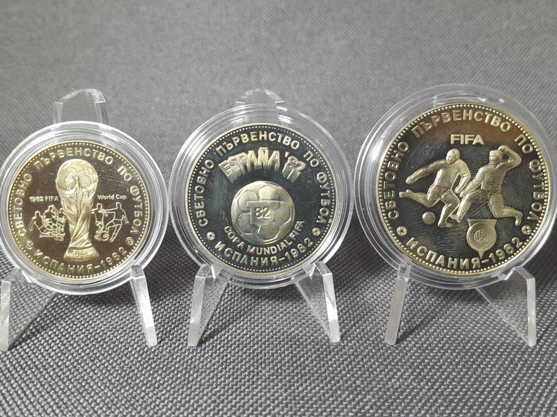 Münzen Set Bulgarien 1980 1 2 5 Lewa Fussball WM 1982 Spanien Proof Münzen Set Bulgarien 1980 1 2 5 Lewa Fussball WM 1982 Spanien Proof