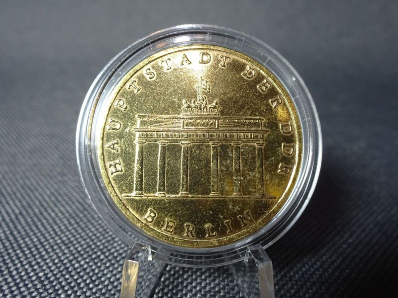 Münze DDR 1971 5 Mark Brandenburger Tor Vergoldet Münze DDR 1971 5 Mark Brandenburger Tor Vergoldet