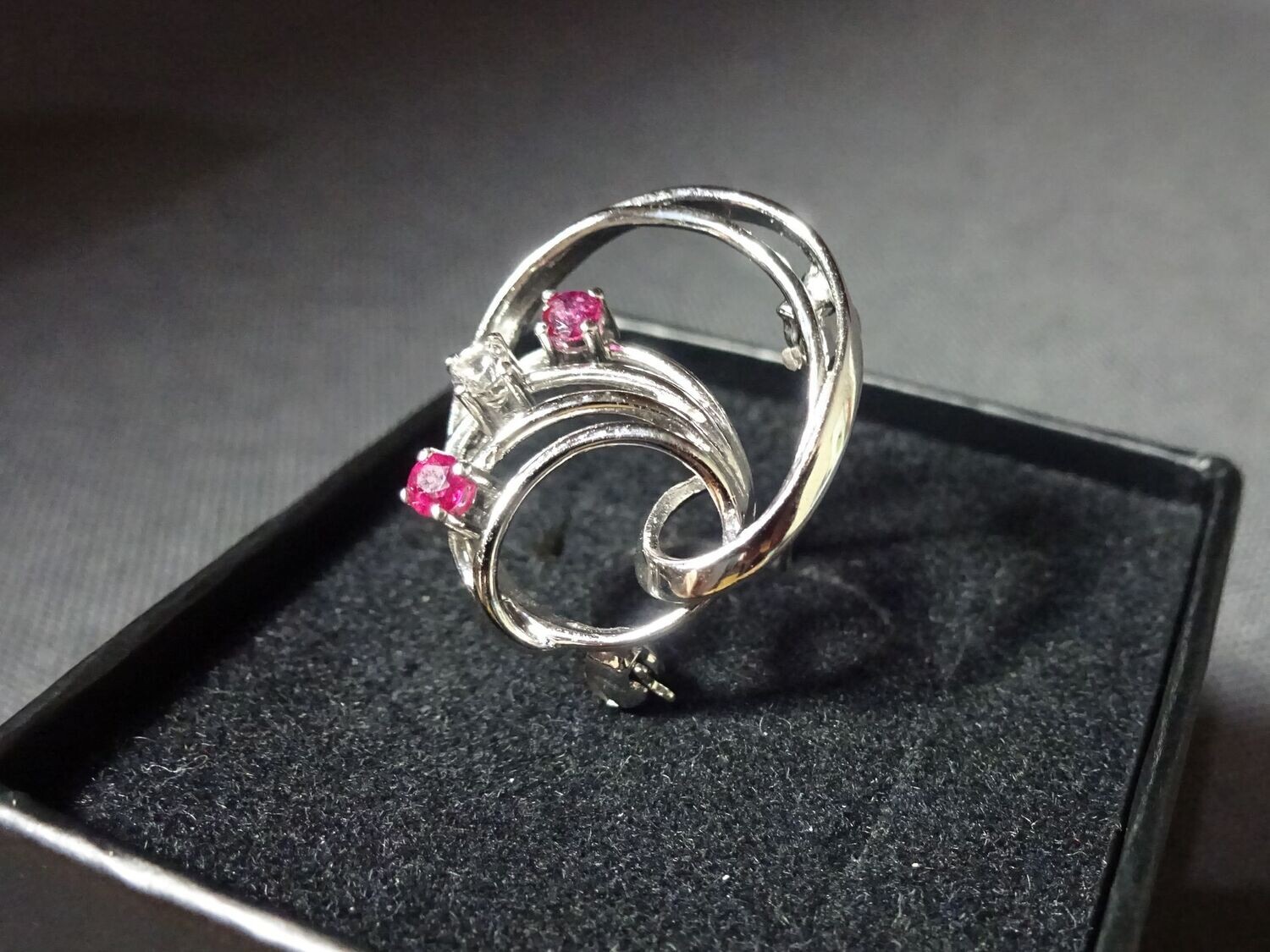 Brosche Zirkonia Weiß Rubin Magenta Anstecknadel 925-Silber Brosche Zirkonia Weiß Rubin Magenta Anstecknadel 925-Silber