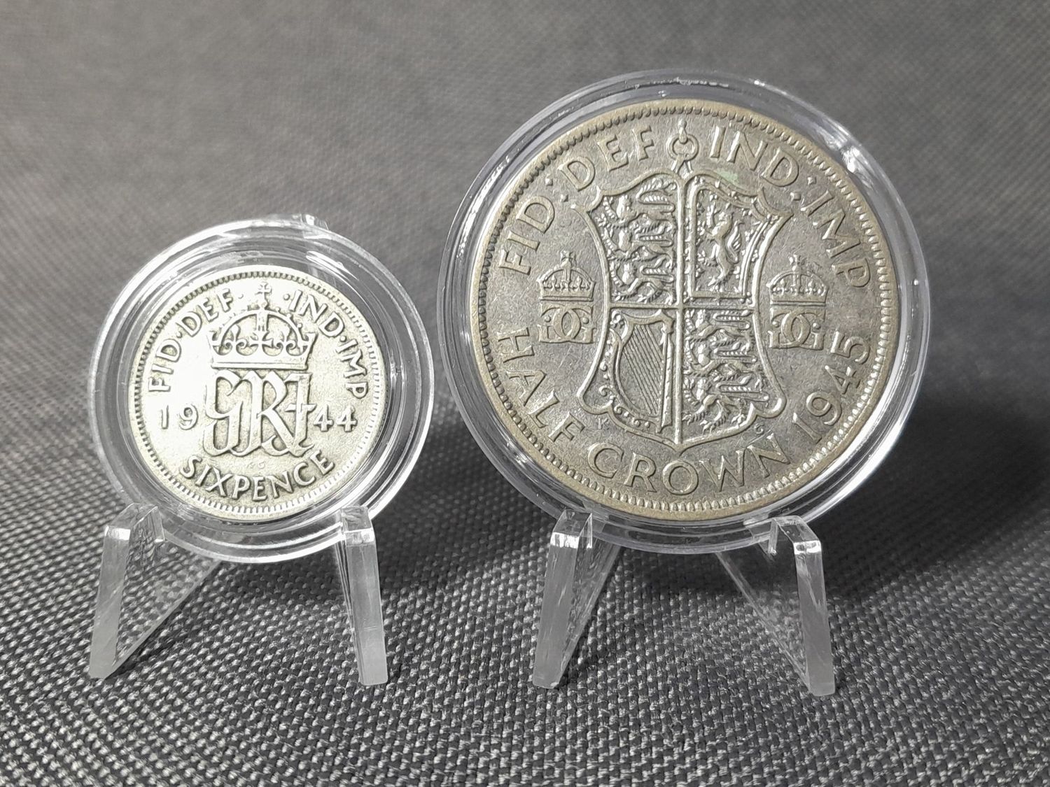 Silbermünzen Set England 1944 1945 6 Pence Half Crown 1/2 Krone George VI. Silbermünzen Set England 1944 1945 6 Pence Half Crown 1/2 Krone George VI.