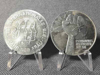 Münzen Set DDR 1975 1978 5 Mark Internationales Anti Apartheid Jahr der Frau Münzen Set DDR 1975 1978 5 Mark Internationales Anti Apartheid Jahr der Frau