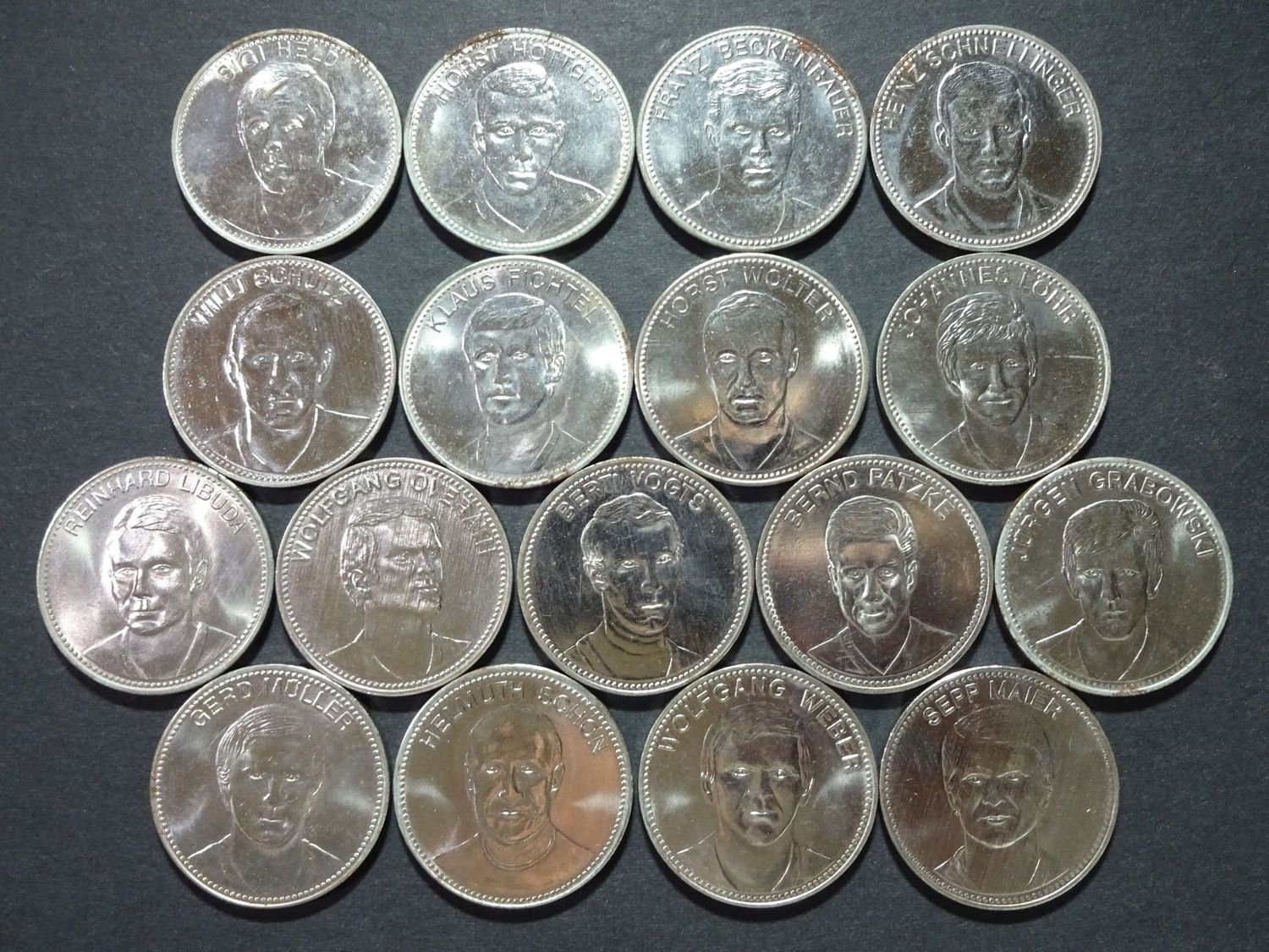 Medaillen Set Shell 1970 Deutschland Fussball WM Mexiko Gerd Müller Franz Beckenbauer Held 17x Spieler Erhaltung