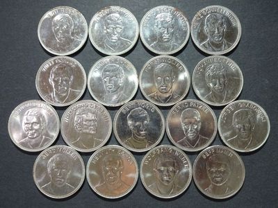 Medaillen Set Shell 1970 Deutschland Fussball WM Mexiko Gerd Müller Franz Beckenbauer Held 17x Spieler Erhaltung Medaillen Set Shell 1970 Deutschland Fussball WM Mexiko Gerd Müller Franz Beckenbauer Held 17x Spieler Erhaltung