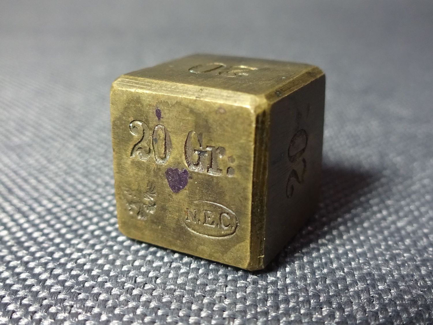 Apothekengewicht 1850 - 1900 Metrisches Medizinalgewicht 20 g Würfel Punze NEC Preussenadler Apothekengewicht 1850 - 1900 Metrisches Medizinalgewicht 20 g Würfel Punze NEC Preussenadler