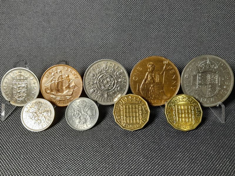Münzen Set England 1955 1956 1959 1960 1961 1963 1965 1/2 1 2 3 6 Penny Pence Shillings Crown Erhaltung! Münzen Set England 1955 1956 1959 1960 1961 1963 1965 1/2 1 2 3 6 Penny Pence Shillings Crown Erhaltung!