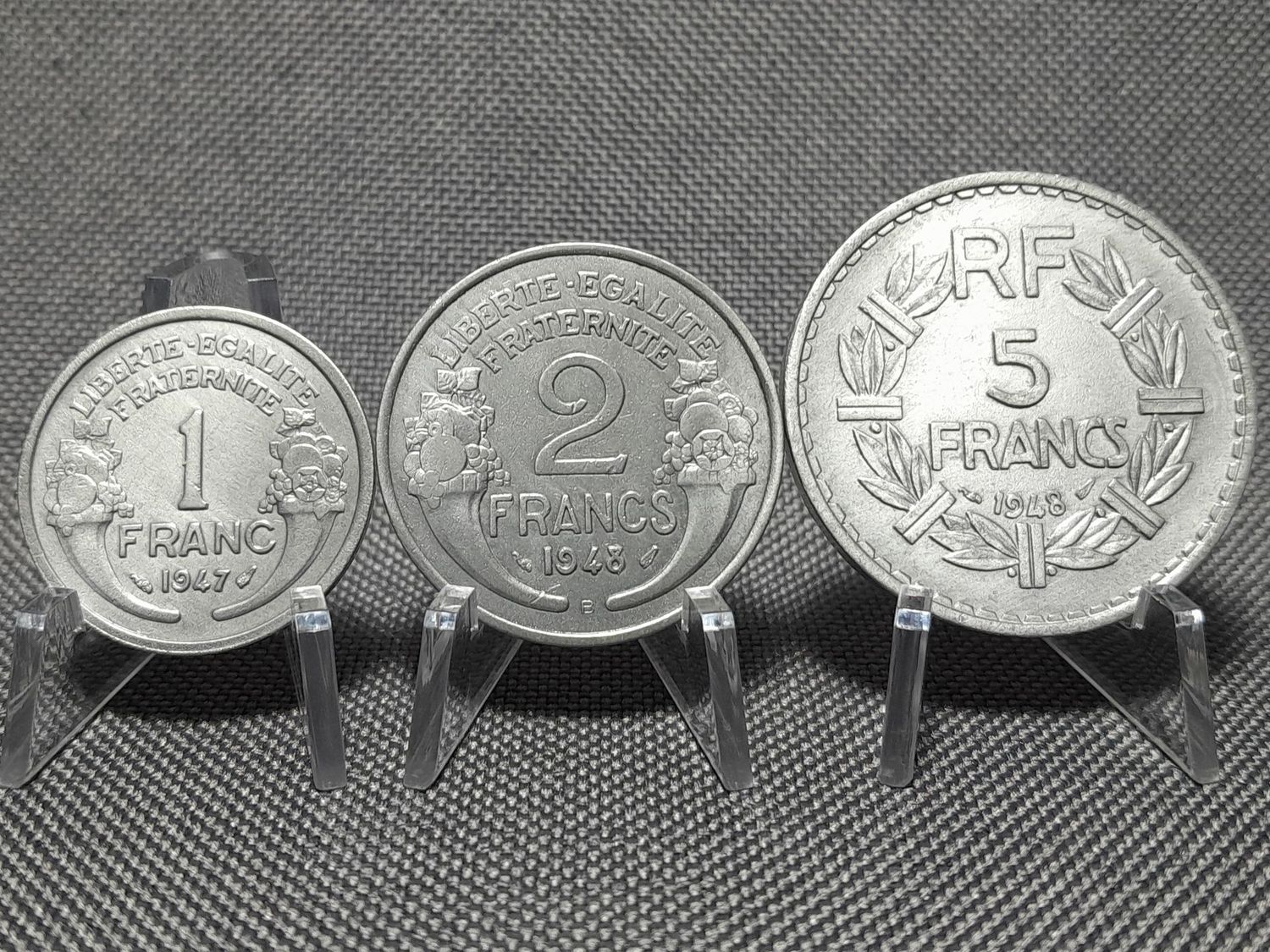 Münzen Set Frankreich 1947 1948 1 2 5 Francs Erhaltung!!! Münzen Set Frankreich 1947 1948 1 2 5 Francs Erhaltung!!!