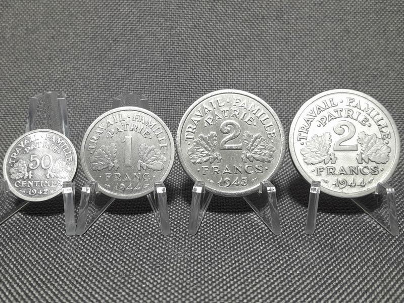 Münzen Set Frankreich 1942 1943 1944 1 2 50 Centimes Francs Etat Erhaltung!!! Münzen Set Frankreich 1942 1943 1944 1 2 50 Centimes Francs Etat Erhaltung!!!