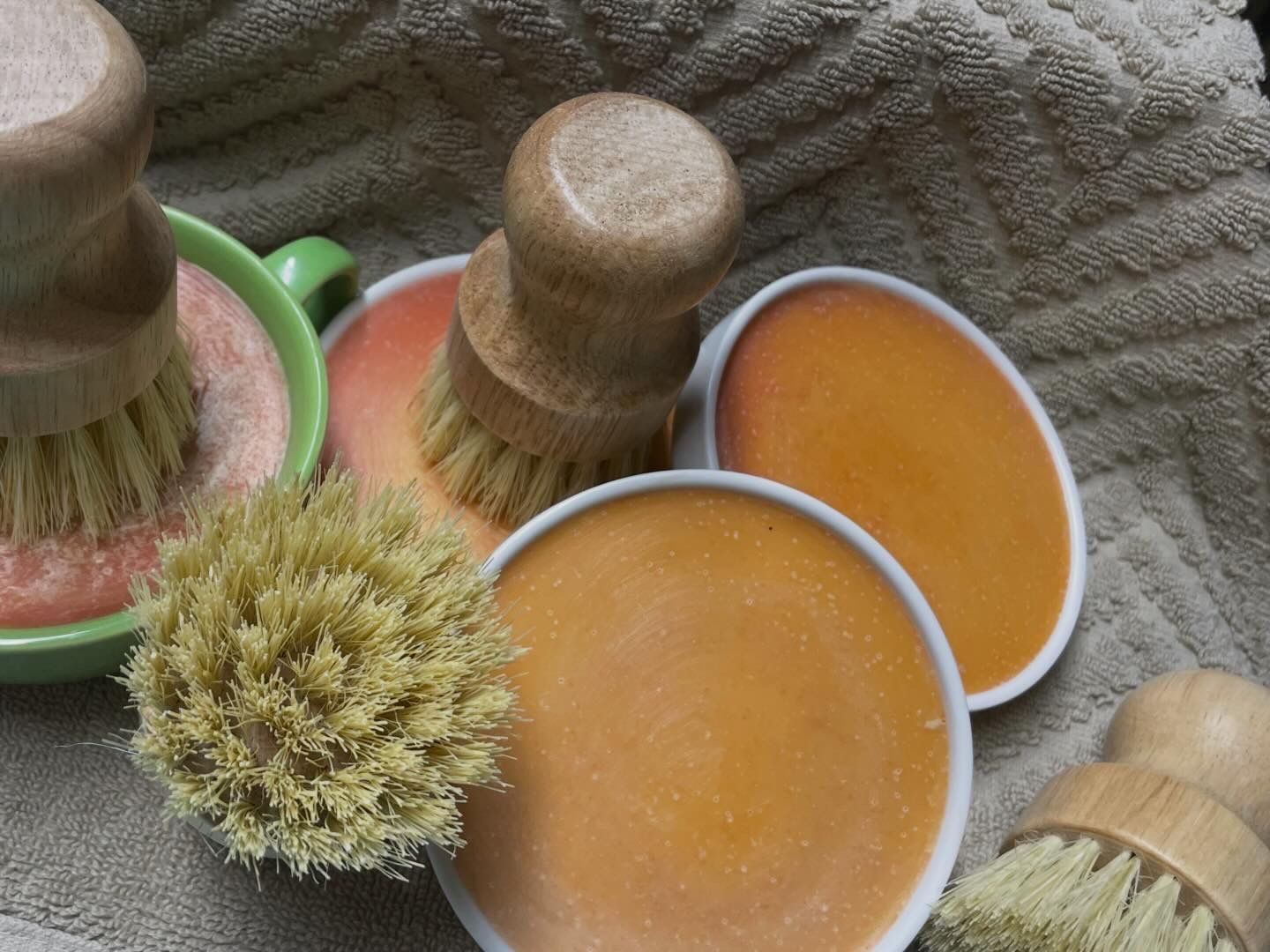 ROSEMARY &amp; WILD ORANGE DISH SOAP WITH BAMBOO BRUSH