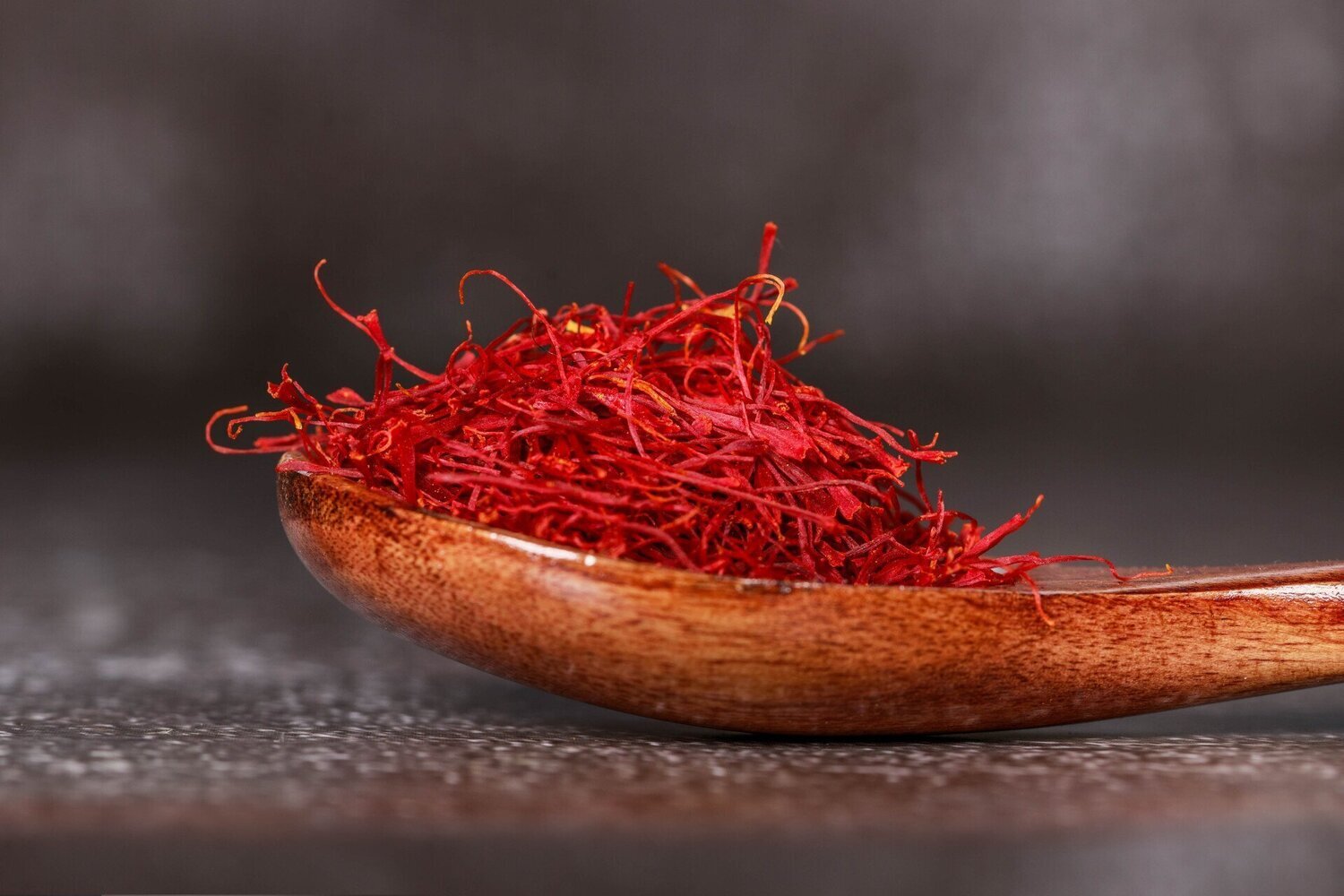Saffron Absolute Essential Oil - น้ำมันหอมระเหยหญ้าฝรั่น