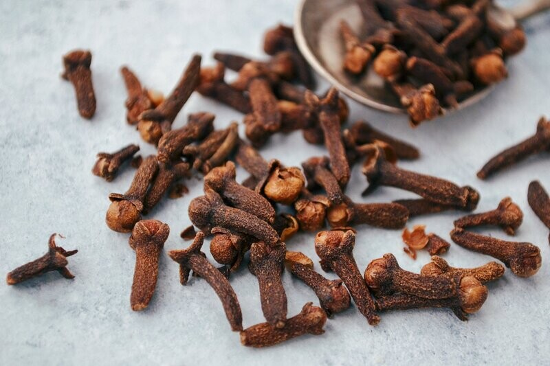 Clove (Bud) Essential Oil - น้ำมันหอมระเหยกานพลู