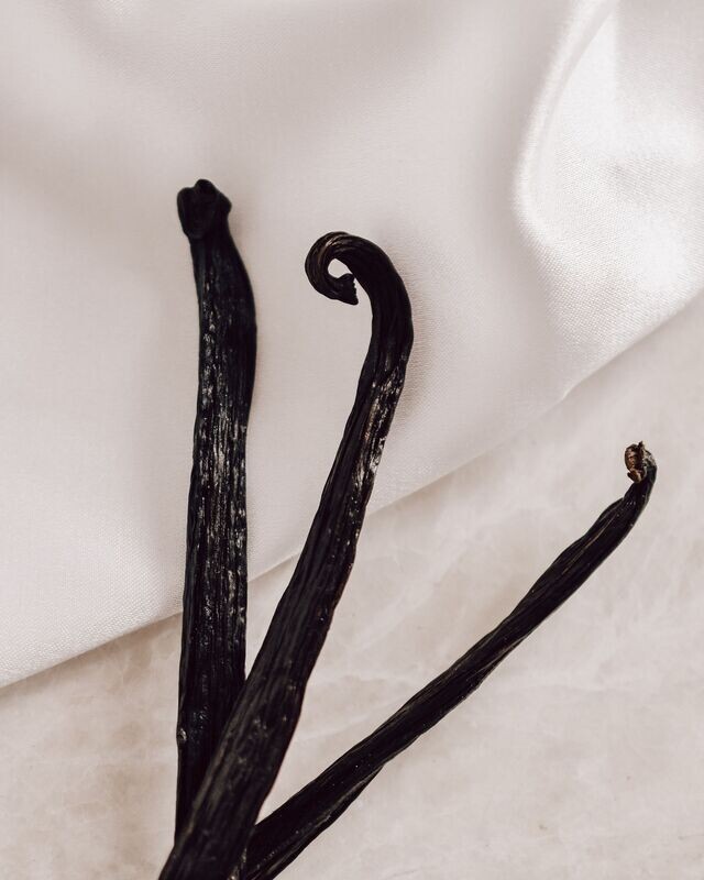 Vanilla Essential Oil - น้ำมันหอมระเหยวนิลา