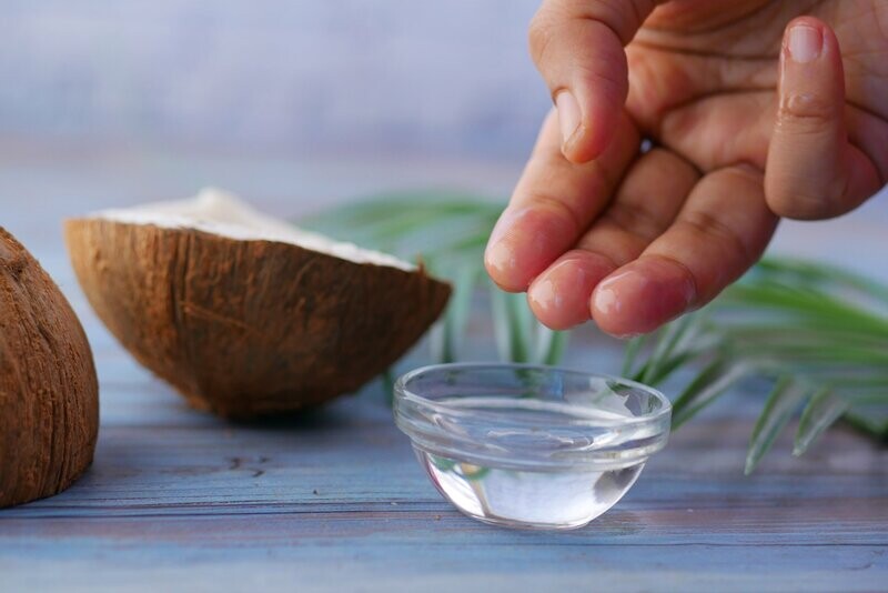 Caprylic/Capric Triglyceride (MCT Oil)