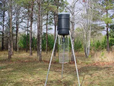 225 lb Tripod Deer Feeder w/ Tomahawk Ultra Hunt Timer