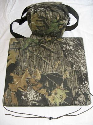 Hunting Seat with Pouch