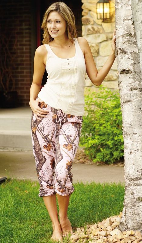 Mossy Oak® Break-Up® Pink Capris